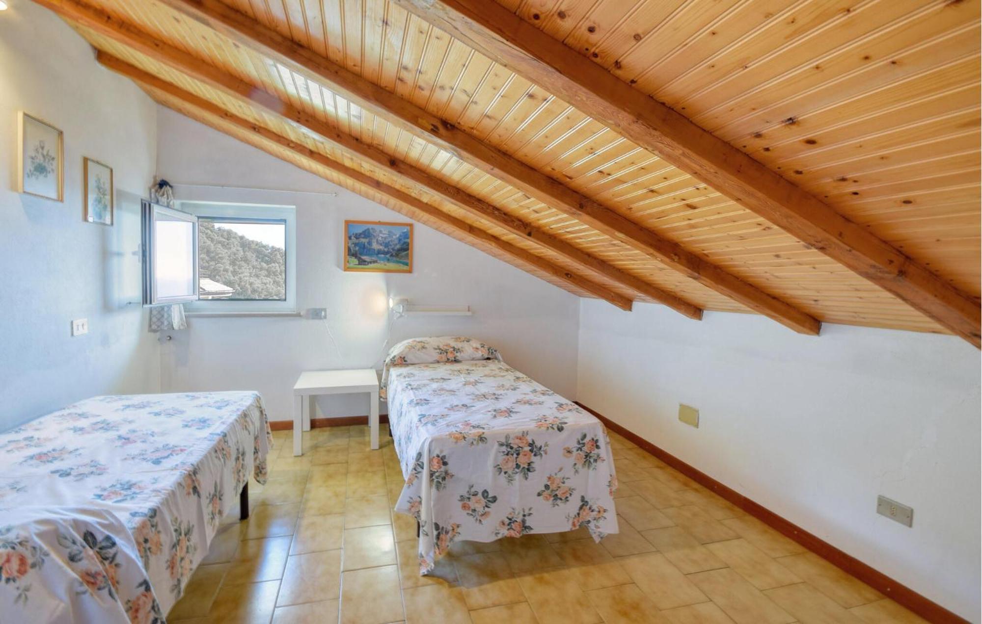 2 Bedroom Stunning Apartment In モネーリア エクステリア 写真