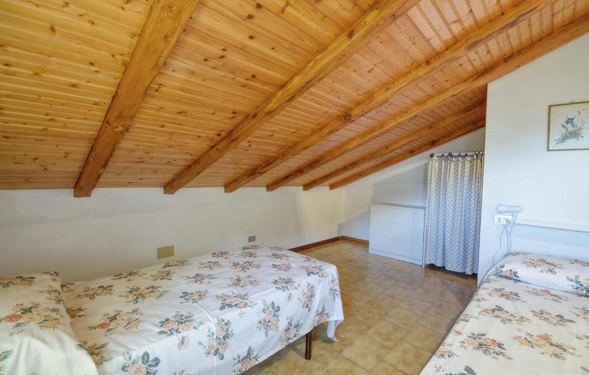 2 Bedroom Stunning Apartment In モネーリア エクステリア 写真