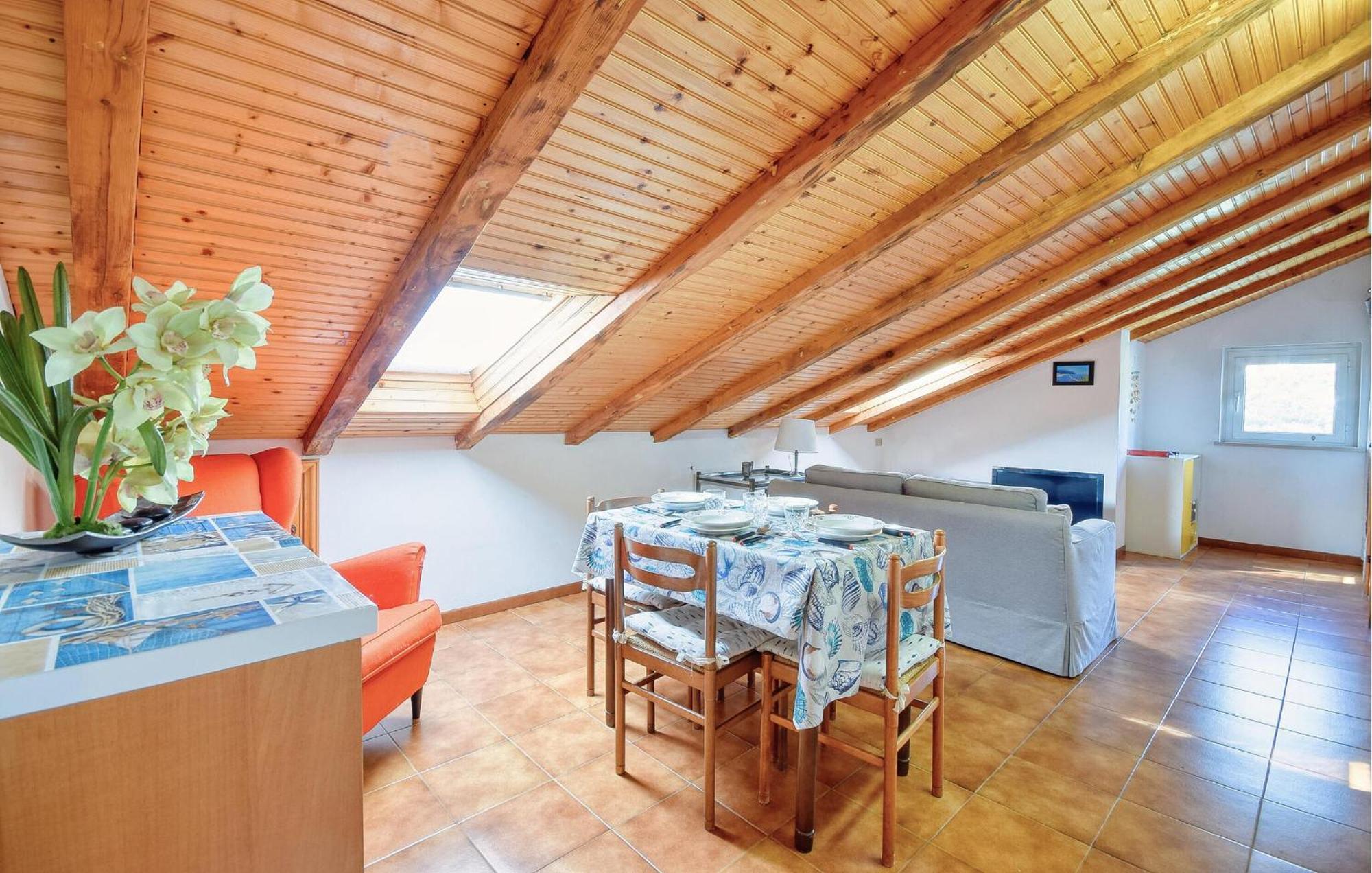 2 Bedroom Stunning Apartment In モネーリア エクステリア 写真
